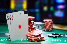 Tampilan studio live-dealer Baccarat amatogel dengan multi-camera dan chat real-time